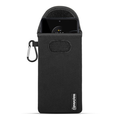 Hoesje voor Motorola Edge 20 Pro - MobyDefend Neopreen Pouch Met Karabijnhaak - Insteekhoesje - Riemlus Hoesje - Zwart