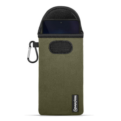 Hoesje voor Motorola Edge 30 - MobyDefend Neopreen Pouch Met Karabijnhaak - Insteekhoesje - Riemlus Hoesje - Groen