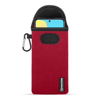 Hoesje voor Oppo A98 - MobyDefend Neopreen Pouch Met Karabijnhaak - Insteekhoesje - Riemlus Hoesje - Rood