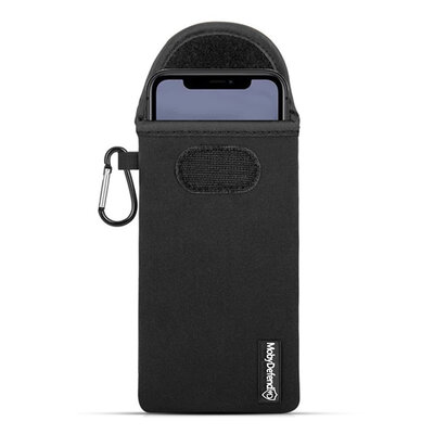 Hoesje voor iPhone 11 - MobyDefend Neopreen Pouch Met Karabijnhaak - Insteekhoesje - Riemlus Hoesje - Zwart