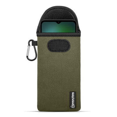 Hoesje voor Motorola Moto E13 - MobyDefend Neopreen Pouch Met Karabijnhaak - Insteekhoesje - Riemlus Hoesje - Groen