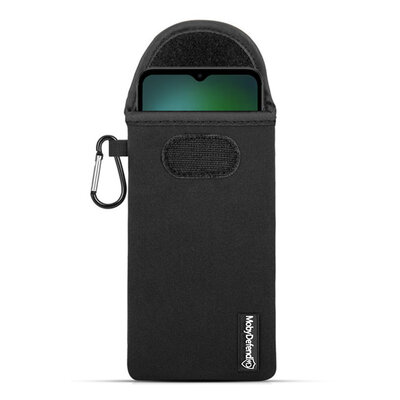 Hoesje voor Motorola Moto E13 - MobyDefend Neopreen Pouch Met Karabijnhaak - Insteekhoesje - Riemlus Hoesje - Zwart