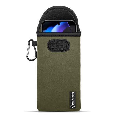 Hoesje voor Google Pixel 9 / Pixel 9 Pro - MobyDefend Neopreen Pouch Met Karabijnhaak - Insteekhoesje - Riemlus Hoesje - Groen