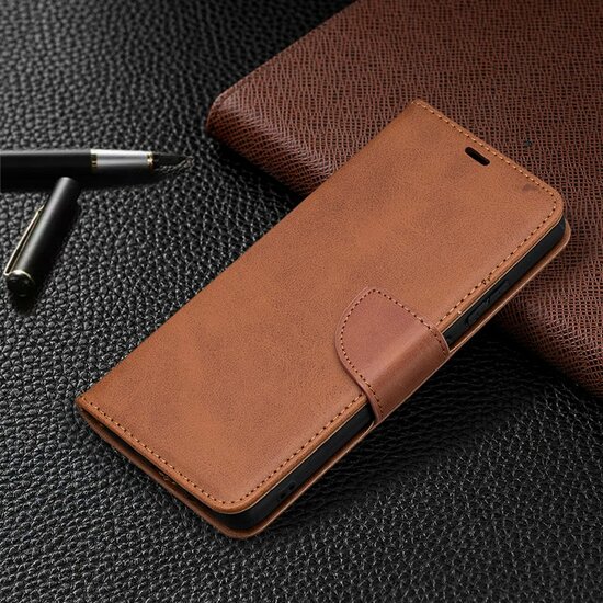 Nokia 2.4 hoesje, MobyDefend Wallet Book Case Met Koord, Bruin