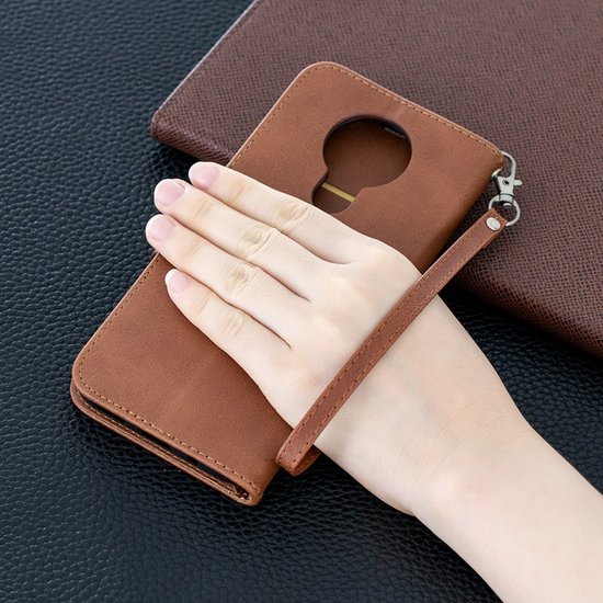Nokia 3.4 Hoesje - MobyDefend Wallet Book Case Met Koord - Bruin