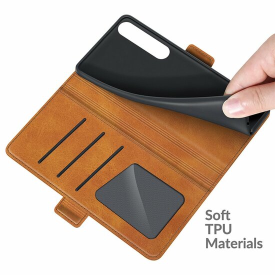 Sony Xperia 1 III Hoesje - MobyDefend Luxe Wallet Book Case (Sluiting Zijkant) - Lichtbruin
