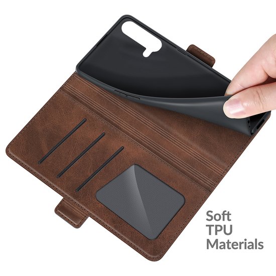 OnePlus Nord CE Hoesje - MobyDefend Luxe Wallet Book Case (Sluiting Zijkant) - Bruin
