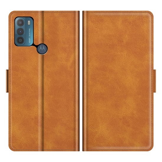 Motorola Moto G50 Hoesje, MobyDefend Luxe Wallet Book Case (Sluiting Zijkant), Lichtbruin