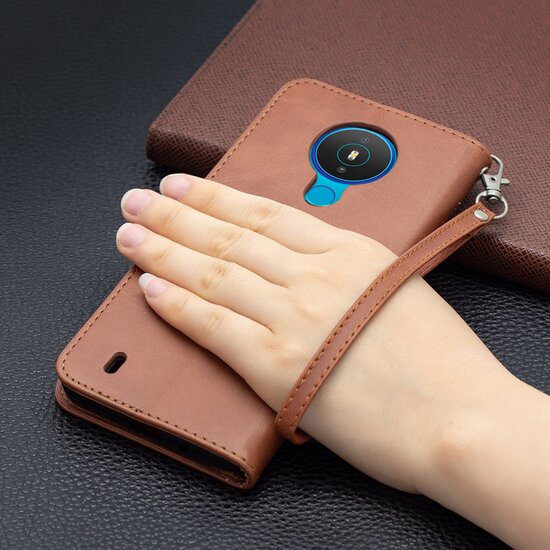 Nokia 1.4 Hoesje - MobyDefend Wallet Book Case Met Koord - Bruin