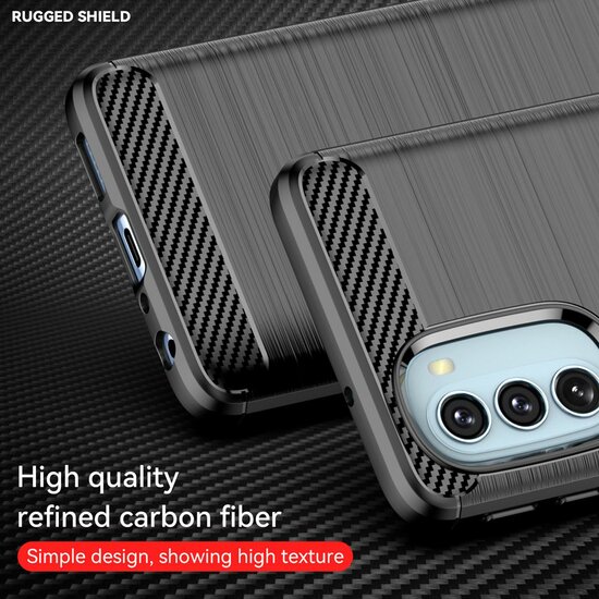 Motorola Moto G51 Hoesje - MobyDefend TPU Backcover - Geborstelde Metaal &amp; Carbon-Look - Zwart