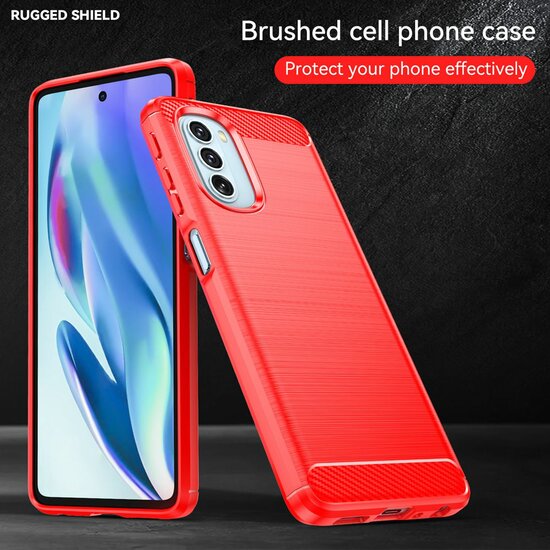 Motorola Moto G51 Hoesje, MobyDefend TPU Gelcase, Geborsteld Metaal + Carbonlook, Rood