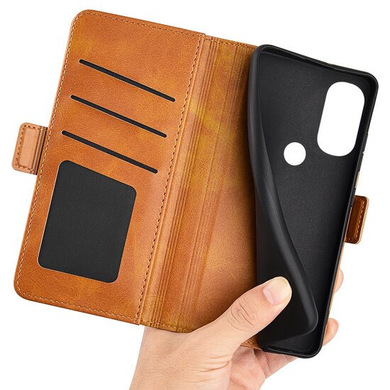 Motorola Moto G71 Hoesje - MobyDefend Luxe Wallet Book Case (Sluiting Zijkant) - Lichtbruin
