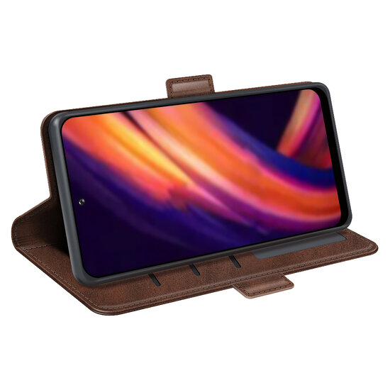 Motorola Edge 30 Pro Hoesje - MobyDefend Luxe Wallet Book Case (Sluiting Zijkant) - Bruin