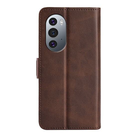 Motorola Edge 30 Pro Hoesje - MobyDefend Luxe Wallet Book Case (Sluiting Zijkant) - Bruin