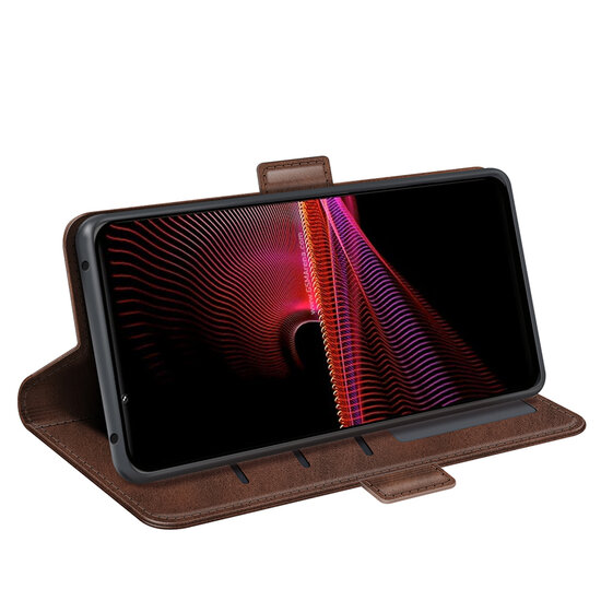 Sony Xperia 1 IV Hoesje - MobyDefend Luxe Wallet Book Case (Sluiting Zijkant) - Bruin