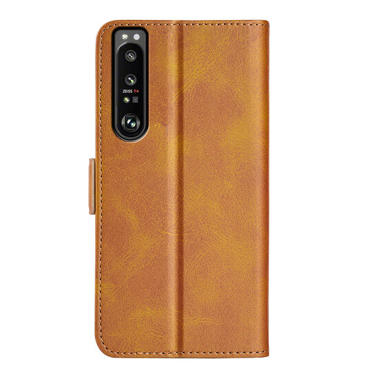 Sony Xperia 1 IV Hoesje, MobyDefend Luxe Wallet Book Case (Sluiting Zijkant), Lichtbruin