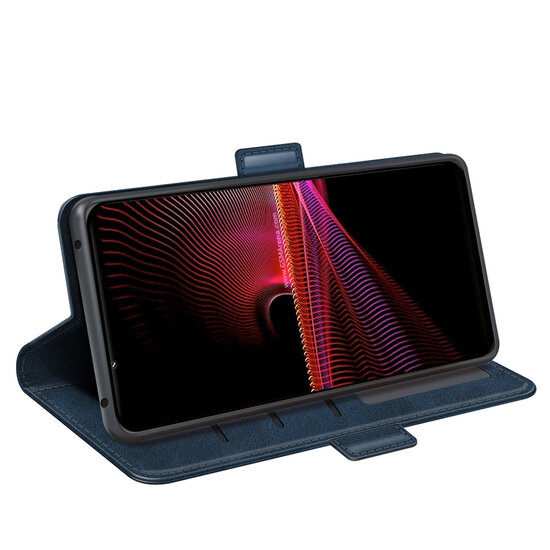 Sony Xperia 1 IV Hoesje - MobyDefend Luxe Wallet Book Case (Sluiting Zijkant) - Blauw