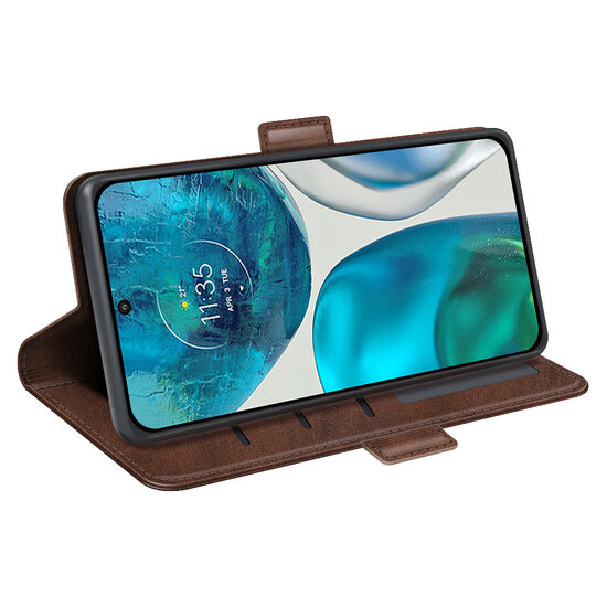 Motorola Moto G52 Hoesje - MobyDefend Luxe Wallet Book Case (Sluiting Zijkant) - Bruin