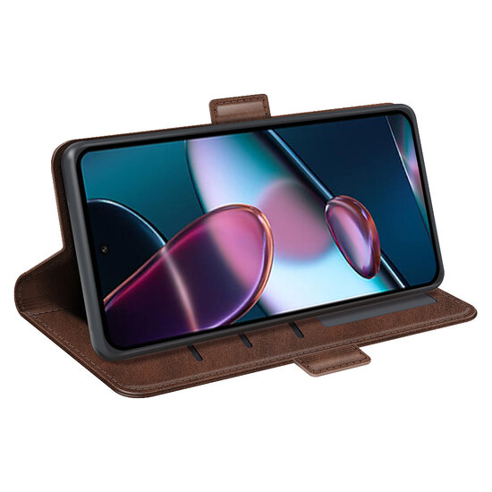 Motorola Edge 30 Hoesje - MobyDefend Luxe Wallet Book Case (Sluiting Zijkant) - Bruin