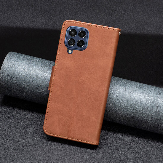 Samsung Galaxy M53 Hoesje - MobyDefend Wallet Book Case Met Koord - Bruin