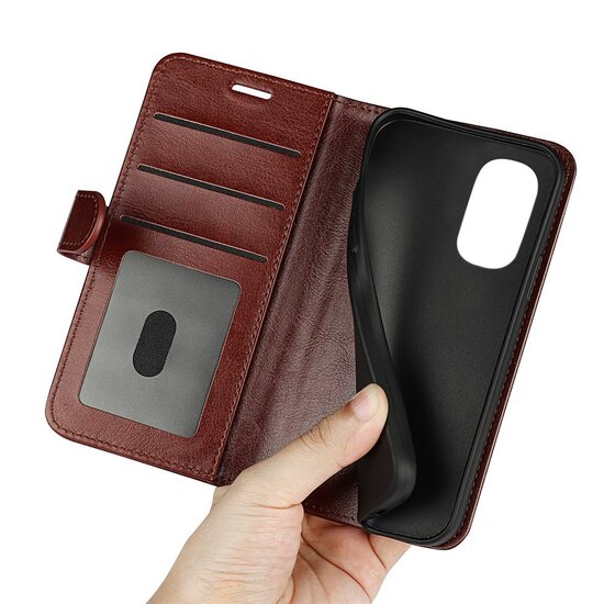 Motorola Moto G62 Hoesje - MobyDefend Wallet Book Case (Sluiting Achterkant) - Bruin