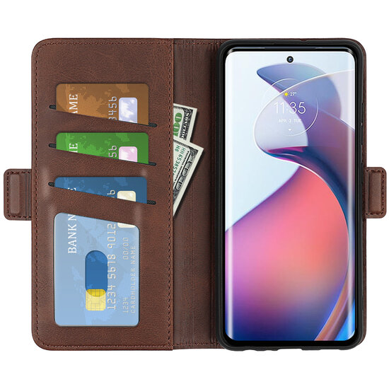 Motorola Edge 30 Fusion Hoesje - MobyDefend Luxe Wallet Book Case (Sluiting Zijkant) - Bruin