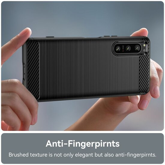 Sony Xperia 5 IV Hoesje - MobyDefend TPU Backcover - Geborstelde Metaal &amp; Carbon-Look - Rood