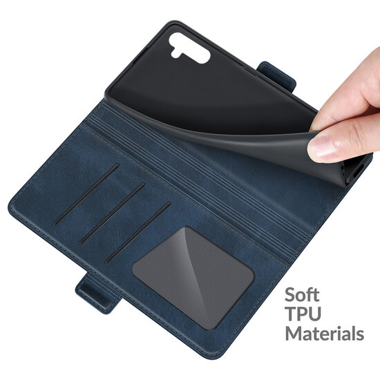 Samsung Galaxy A04s Hoesje - MobyDefend Luxe Wallet Book Case (Sluiting Zijkant) - Blauw