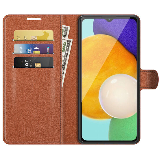 Samsung Galaxy A04s Hoesje, MobyDefend Kunstleren Wallet Book Case (Sluiting Voorkant), Bruin