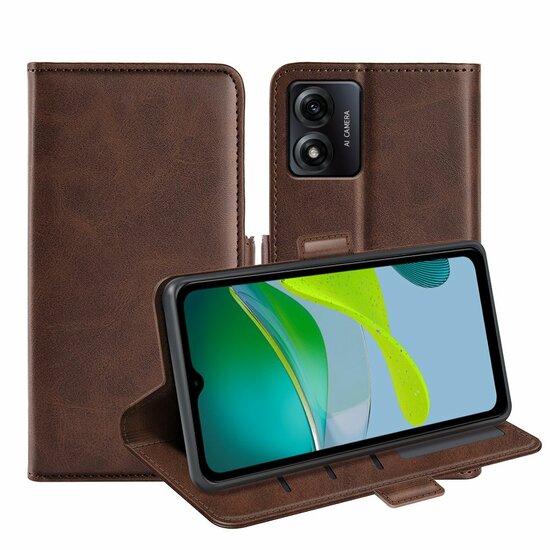 Motorola Moto E13 Hoesje, MobyDefend Luxe Wallet Book Case (Sluiting Zijkant), Bruin