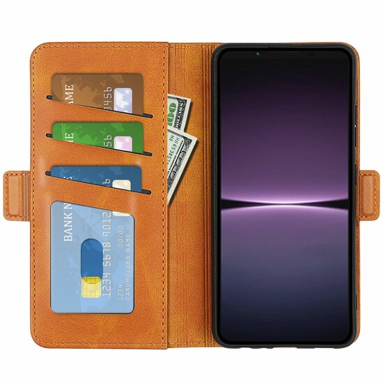Sony Xperia 1 V Hoesje, MobyDefend Luxe Wallet Book Case (Sluiting Zijkant), Lichtbruin