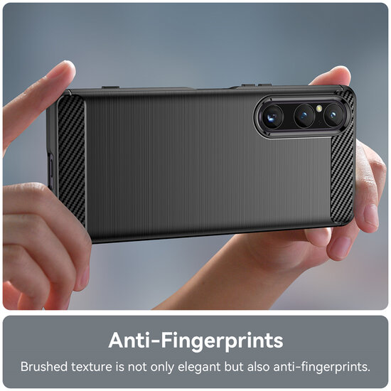 Sony Xperia 1 V Hoesje - MobyDefend TPU Backcover - Geborstelde Metaal &amp; Carbon-Look - Zwart