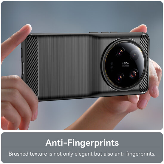 Xiaomi 13 Ultra Hoesje - MobyDefend TPU Backcover - Geborstelde Metaal &amp; Carbon-Look - Rood
