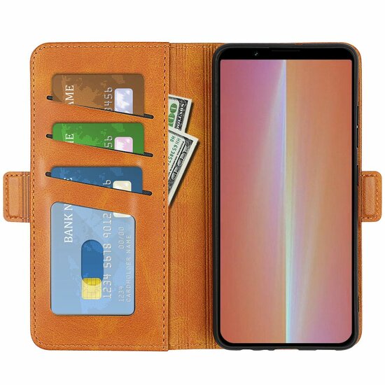 Sony Xperia 5 V Hoesje - MobyDefend Luxe Wallet Book Case (Sluiting Zijkant) - Lichtbruin