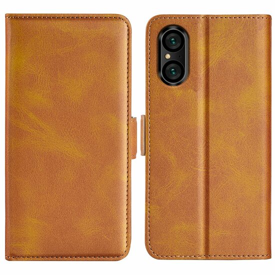 Sony Xperia 5 V Hoesje - MobyDefend Luxe Wallet Book Case (Sluiting Zijkant) - Lichtbruin