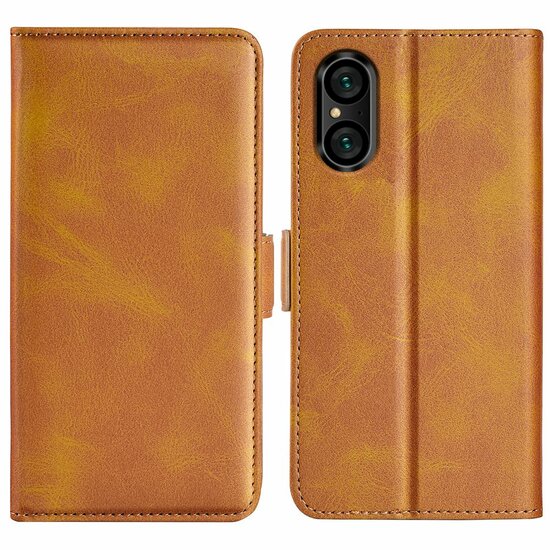 Sony Xperia 5 V Hoesje, MobyDefend Luxe Wallet Book Case (Sluiting Zijkant), Lichtbruin