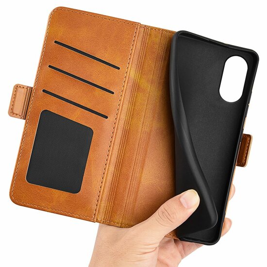 Sony Xperia 5 V Hoesje - MobyDefend Luxe Wallet Book Case (Sluiting Zijkant) - Lichtbruin