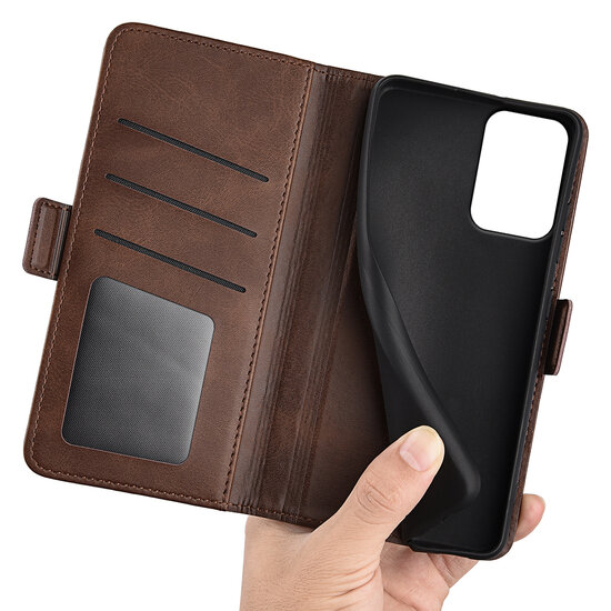 Motorola Moto G34 Hoesje - MobyDefend Luxe Wallet Book Case (Sluiting Zijkant) - Bruin