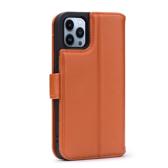 iPhone 13 Pro Hoesje - Luxe MobyDefend Wallet Bookcase - Lichtbruin