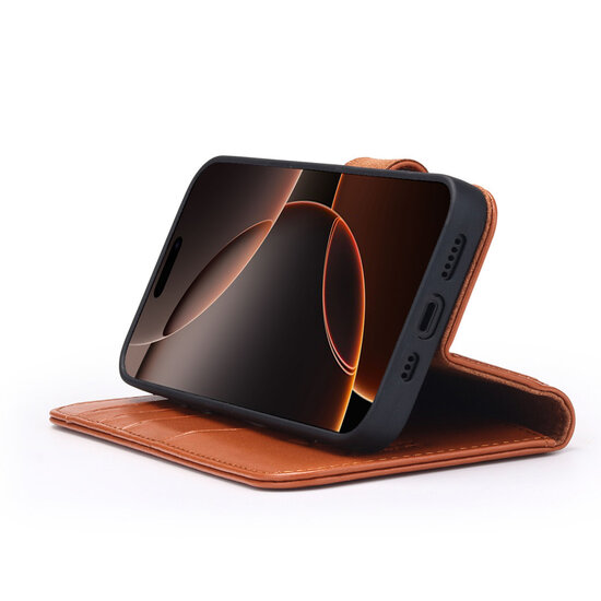iPhone 16 Pro Max Hoesje - Luxe MobyDefend Wallet Bookcase - Lichtbruin