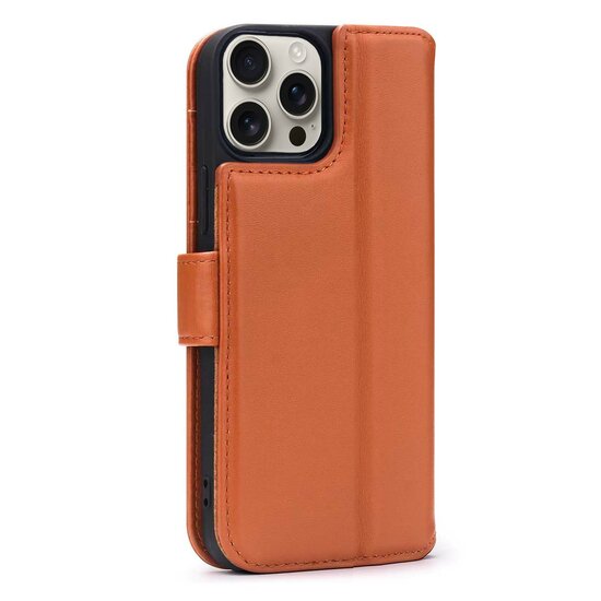 iPhone 16 Pro Hoesje - Luxe MobyDefend Wallet Bookcase - Lichtbruin