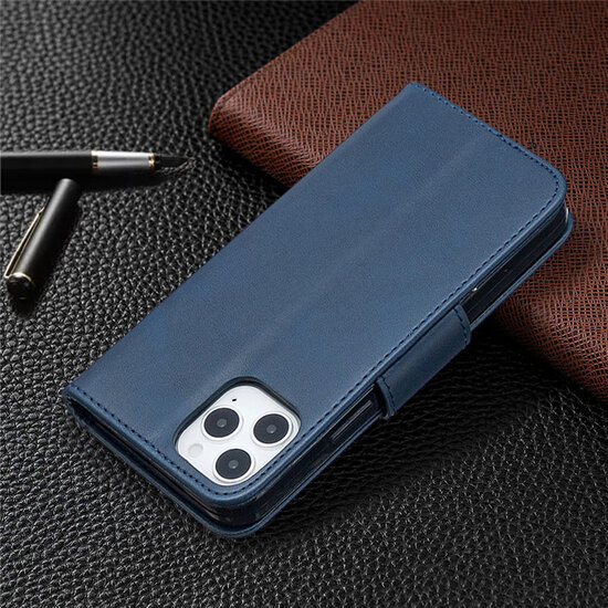 iPhone 12 / iPhone 12 Pro Hoesje - MobyDefend Wallet Book Case Met Koord - Blauw