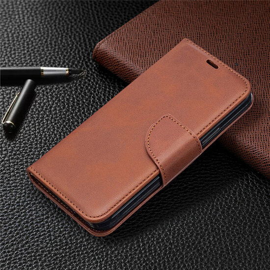 iPhone 12 / iPhone 12 Pro Hoesje - MobyDefend Wallet Book Case Met Koord - Bruin