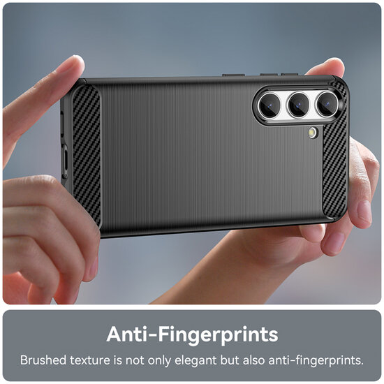 Samsung Galaxy S24 Hoesje - MobyDefend TPU Backcover - Geborstelde Metaal &amp; Carbon-Look - Zwart
