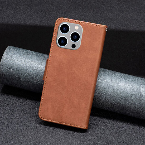 iPhone 15 Pro Max Hoesje - MobyDefend Wallet Book Case Met Koord - Bruin