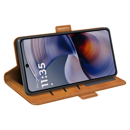 Motorola Moto G55 Hoesje - MobyDefend Luxe Wallet Book Case (Sluiting Zijkant) - Lichtbruin