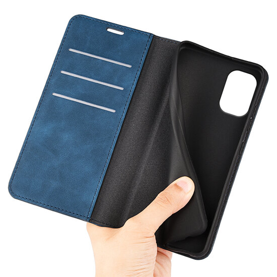 Motorola Moto G55 Hoesje - MobyDefend Luxe Wallet Bookcase (Magnetische Sluiting) - Blauw