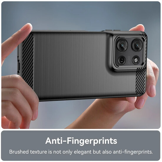 Motorola Moto G75 Hoesje - MobyDefend TPU Backcover - Geborstelde Metaal &amp; Carbon-Look - Zwart