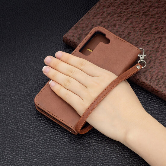 Samsung Galaxy S22 Hoesje - MobyDefend Wallet Book Case Met Koord - Bruin