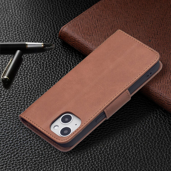 iPhone 13 Hoesje - MobyDefend Wallet Book Case Met Koord - Bruin